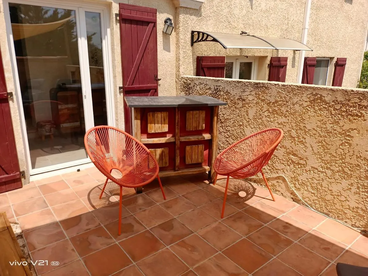NOTRE PETIT COIN DE PARADIS chambres d'hôtes chez l'habitant Seillons-Source-d'Argens Couette-café